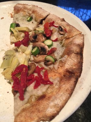 4 seasons vegan  at Louisiana Pizza Kitchen in New Orleans