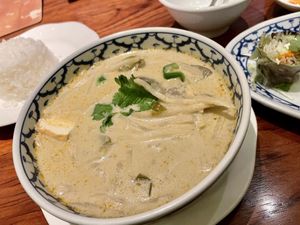 Green Thai curry with tofu  at Khuanjai Thai in Osaka