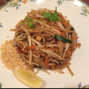 Pad Thai at Khuanjai Thai in Osaka