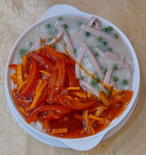 Yin Yang Fried Rice 迷你駌鴦炒飯 at Light Vegetarian Restaurant in Kowloon