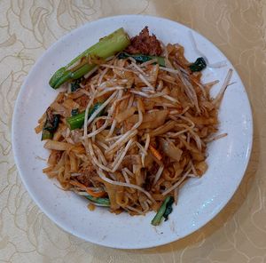 Stir-Fried Rice Noodles with vegetarian Kobe Beef 神戶炒河 at Light Vegetarian Restaurant in Kowloon