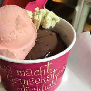 crazy ice cream at Der Verrueckte Eismacher in Munich