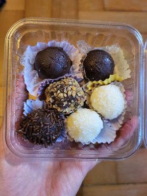 Docinhos Sortidos at Donna Laura Doces e Salgados in Porto Alegre