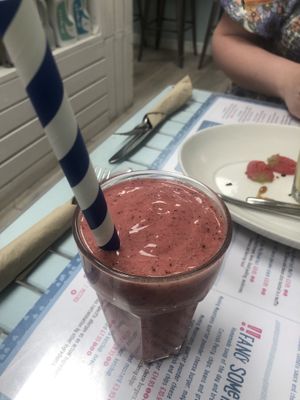 Blue smoothie   at Blondes in Cottingham