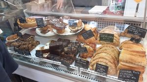  at Blondes in Cottingham