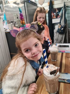  at Blondes in Cottingham