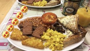 Big breakfast  at Blondes in Cottingham