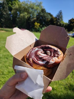  at Blondes in Cottingham