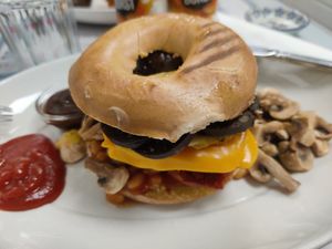  at Blondes in Cottingham