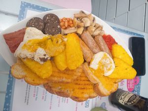  at Blondes in Cottingham