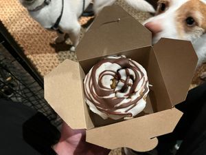 Cinnemon bun at Blondes in Cottingham