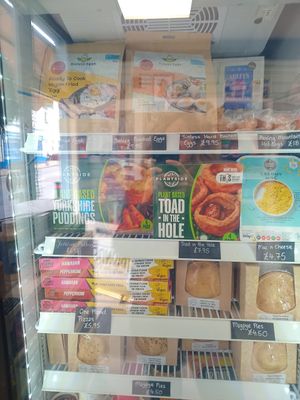  at Blondes in Cottingham