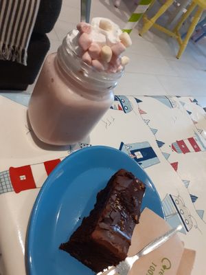 Strawberry Shake and Choccy Cake Blondes in Cottingham 100% fully vegan cafe at Blondes in Cottingham