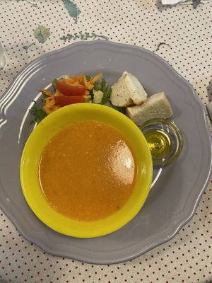 Carrot soup and homemade bread  at Kaffetanten in Tokyo