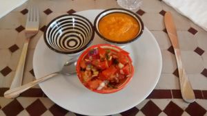 Tomato salad and carott cream at Le Safran in Toulouse