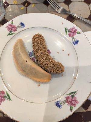 The vegan "cookies" at Le Safran in Toulouse