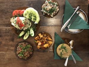 Variaton von Falafel, Kartoffeln, Blumenkohl und Linsensuppe at Love and Peas in The Hague