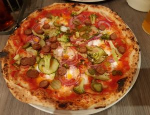 Pizza called "Augalinga" at Jurgis ir Drakonas in Vilnius