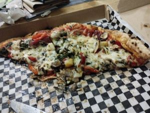 Vegan pizza at Jurgis ir Drakonas in Vilnius