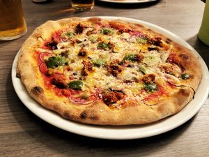 the new vegan pizza (juli 2018) at Jurgis ir Drakonas in Vilnius