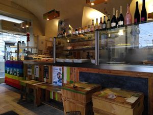 The food counter I side the café at Mangia la Foglia Bio  in Parma