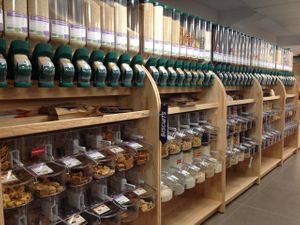 le vrac at Biocoop Le Vert de Terre in Amberieu-en-bugey