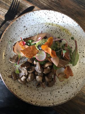 Smashed avo at Livefast Cafe in Halls Gap