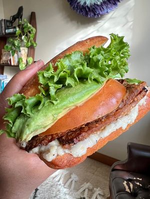 Whole Foods COMIN’ THRUUU with this TTLA sandwich!!! (Tempeh tomato lettuce avocado) - It was AMAZING! 🔥 #Veganuary at Whole Foods Market in Dayton