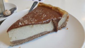 Vegan baked cheese cake at Pausenraum in Freiburg