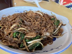 Fried bee hoon  at Qi Fu Healthy Park VegeHouse 7 福健康素食园 in Skudai