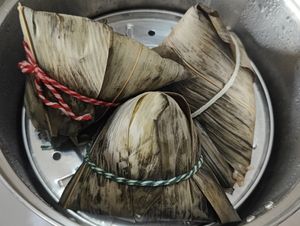 red string is nonya flavour
green string is green bean flavour
white string is original flavour at Qi Fu Healthy Park VegeHouse 7 福健康素食园 in Skudai