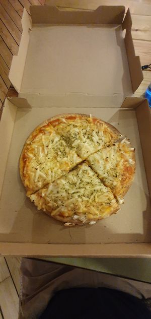 Pizza Margherita (Vegan) at BodhiGreen Vegetariano in Alicante