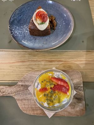 Chia pudding and carrot cake  at BodhiGreen Vegetariano in Alicante