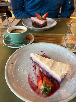 Ombré cake and strawberry/chocolate cakee  at BodhiGreen Vegetariano in Alicante