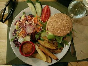 bean burger at BodhiGreen Vegetariano in Alicante