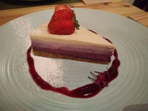 ombre berry raw cake at BodhiGreen Vegetariano in Alicante