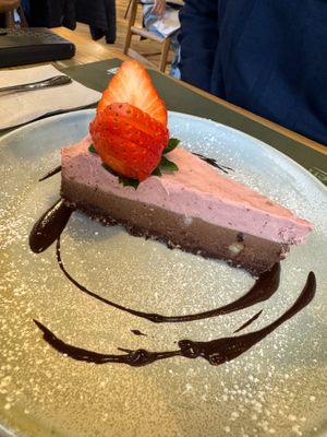 Raw strawberry/chocolate tart at BodhiGreen Vegetariano in Alicante