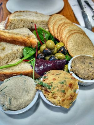 share plate starter at Henderson's Vegan in Edinburgh