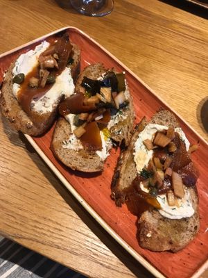 Starter of carrot cured bruschetta at Henderson's Vegan in Edinburgh