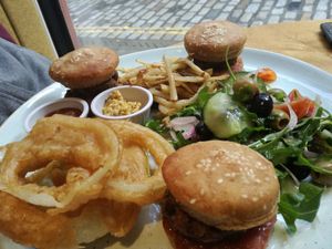 Sehr lecker und frisch zubereitet. at Henderson's Vegan in Edinburgh