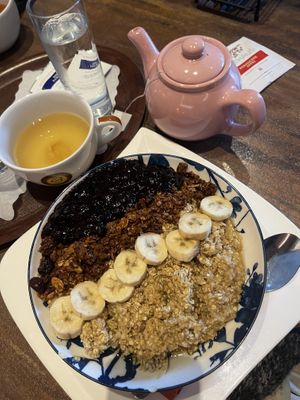 Oatmeal soymilk with a tea  at Granola Company in Graz