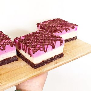 Dragonfruit Vanilla Creme Cake at The Vegan Dinosaur in Davao City