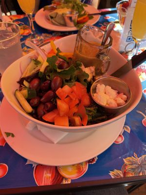 Non-veeg salad at Tweet in Chicago