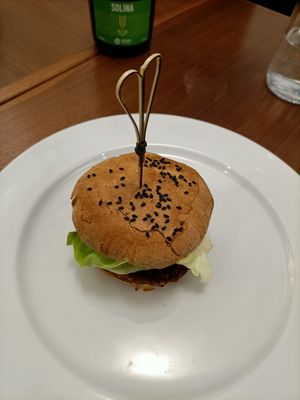 Burger con fake meat at Lord Bio in Macerata