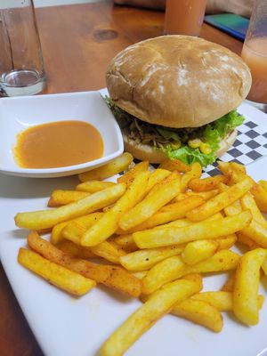 hamburguesa casera at El Vegano Andante in Medellin