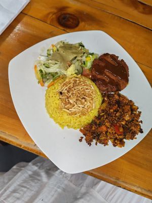 Plato del día at El Vegano Andante in Medellin