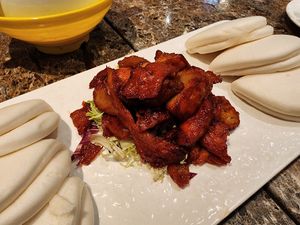 BBQ pork with steamed bao/buns at Green Veggie 天然齋 in Hong Kong Island