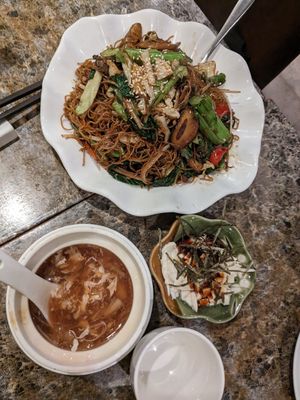 Set for 1 pax, silken tofu, yellow funus soup, stir tlfry noodles & veggie at Green Veggie 天然齋 in Hong Kong Island
