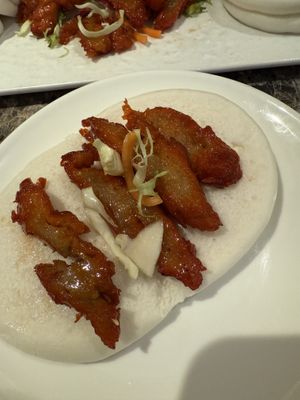 Almost only got 3 buns, decided to get 6…very glad  at Green Veggie 天然齋 in Hong Kong Island