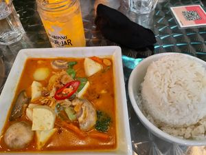 Vegan Massaman curry at Sabai Sabai in Toronto